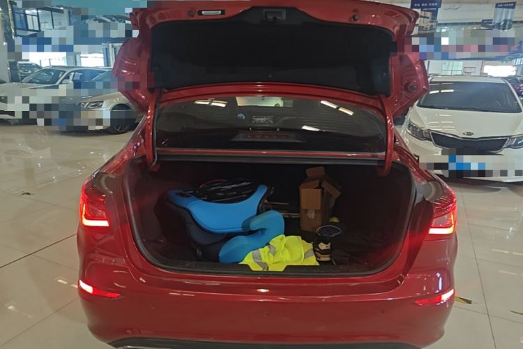 Used CHANGAN Eado 2019 Blue Whale Edition 280T GDI DCT High-Speed Model Trunk