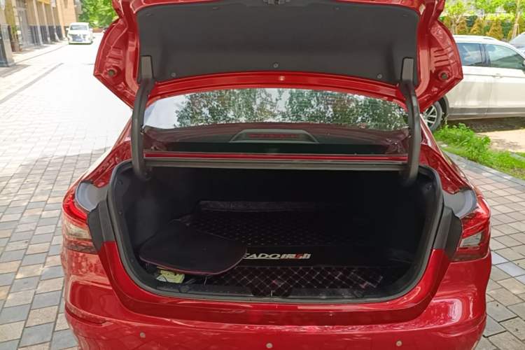 Used CHANGAN Eado 2019 Blue Whale Edition 280T GDI DCT Light-Speed Model Trunk