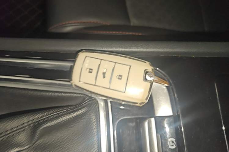 Used CHANGAN Eado 2019 Blue Whale Edition 280T GDI DCT High-Speed Model Vehicle Key