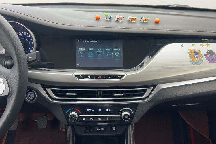 Used CHANGAN Eado 2019 1.6L GDI Manual Value Edition China VI Standard Audio And AC Panel
