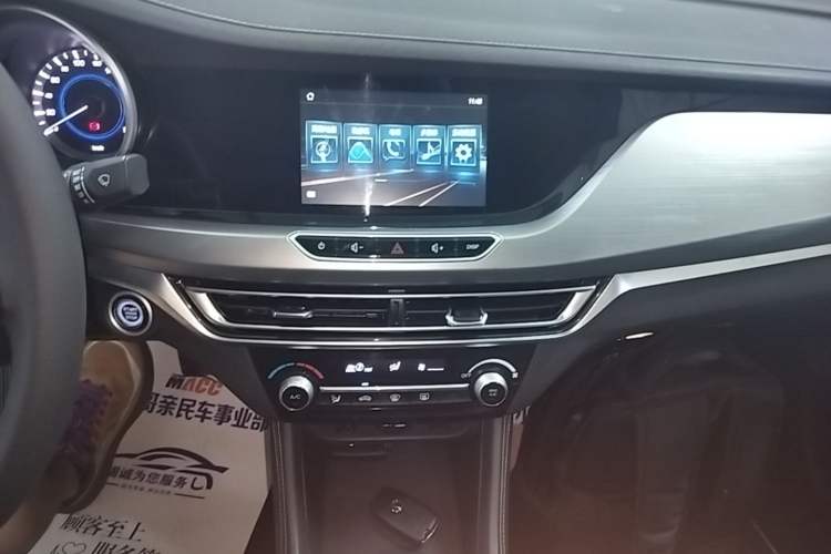 Used CHANGAN Eado 2019 1.6L GDI Manual Value Edition China VI Standard Audio And AC Panel