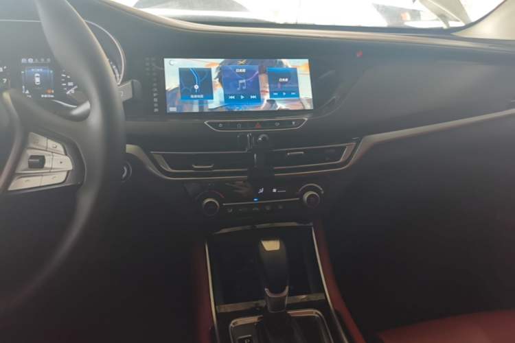 Used CHANGAN Eado 2019 Blue Whale Edition 280T GDI DCT High-Speed Model Audio And AC Panel