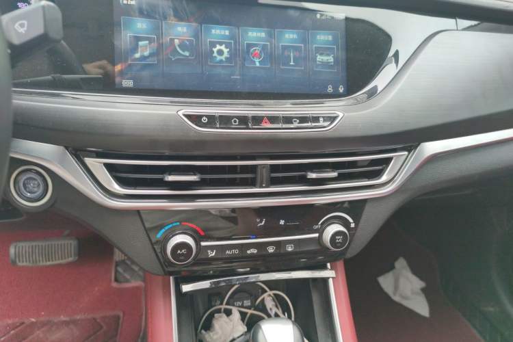 Used CHANGAN Eado 2019 Blue Whale Edition 280T GDI DCT High-Speed Model Audio And AC Panel