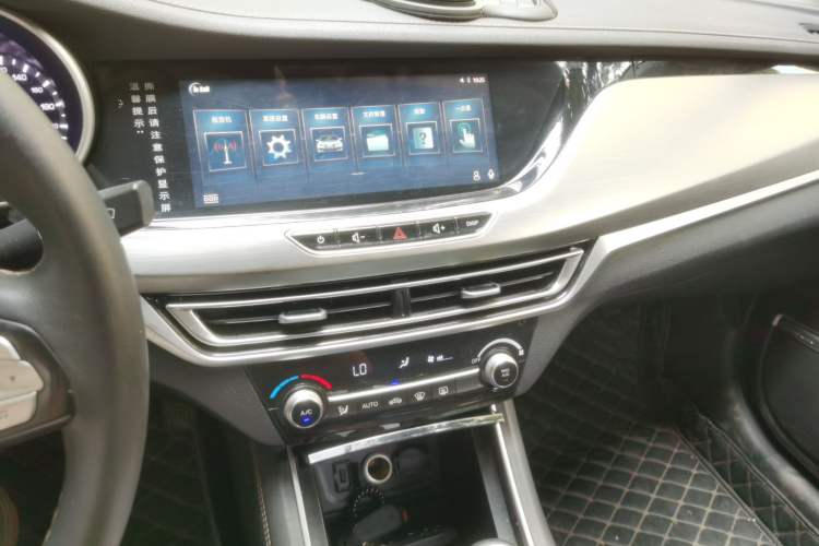 Used CHANGAN Eado 2019 High-Energy Edition 1.6L GDI Manual Pioneer Model China VI Standard Audio And AC Panel
