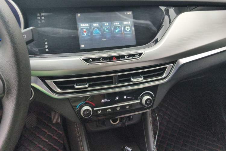 Used CHANGAN Eado 2019 1.6L GDI Manual Value Edition China VI Standard Audio And AC Panel