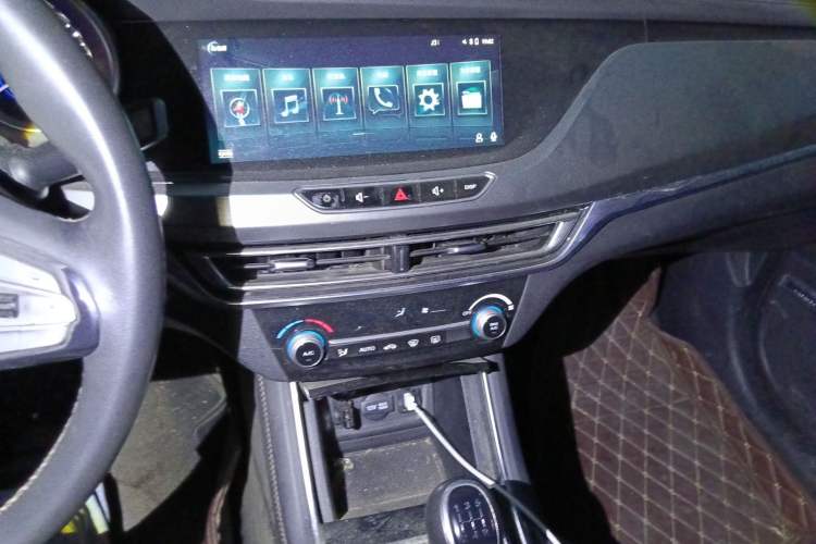 Used CHANGAN Eado 2019 High-Energy Edition 1.6L GDI Manual Pioneer Model China VI Standard Audio And AC Panel