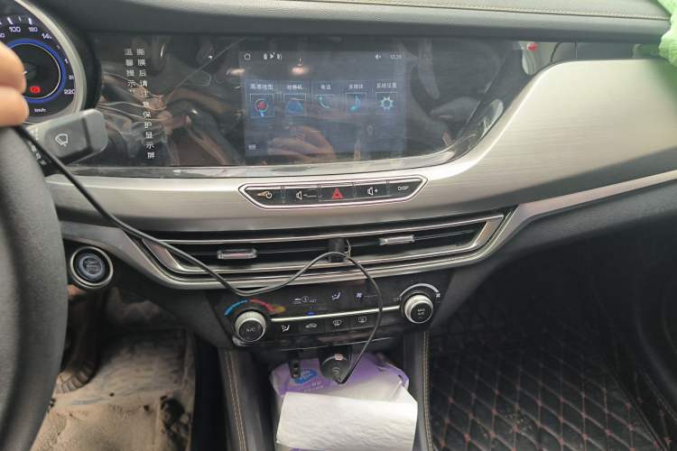 Used CHANGAN Eado 2019 1.6L GDI Manual Value Edition China VI Standard Audio And AC Panel