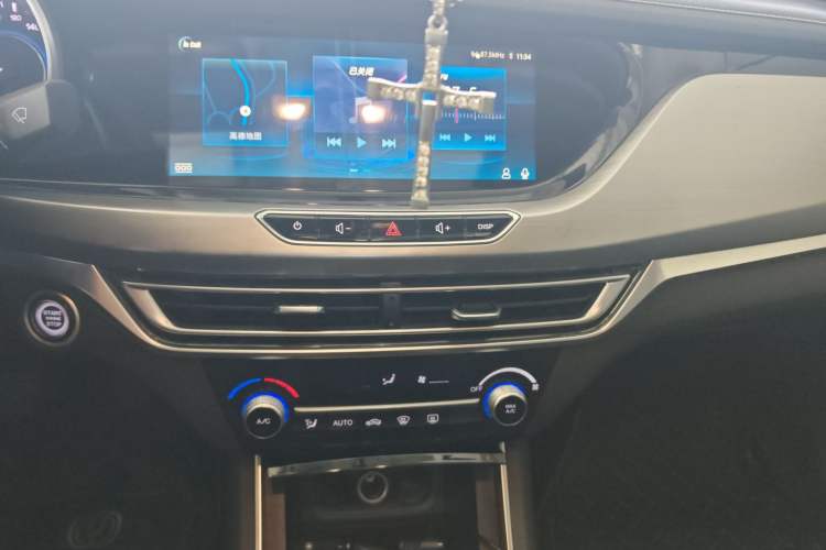 Used CHANGAN Eado 2019 High-Energy Edition 1.6L GDI Manual Pioneer Model China VI Standard Audio And AC Panel
