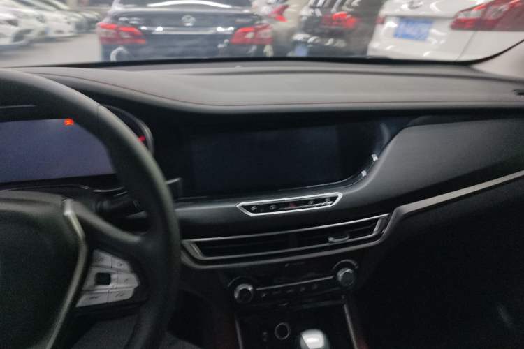 Used CHANGAN Eado 2019 Blue Whale Edition 280T GDI DCT Light-Speed Model Audio And AC Panel