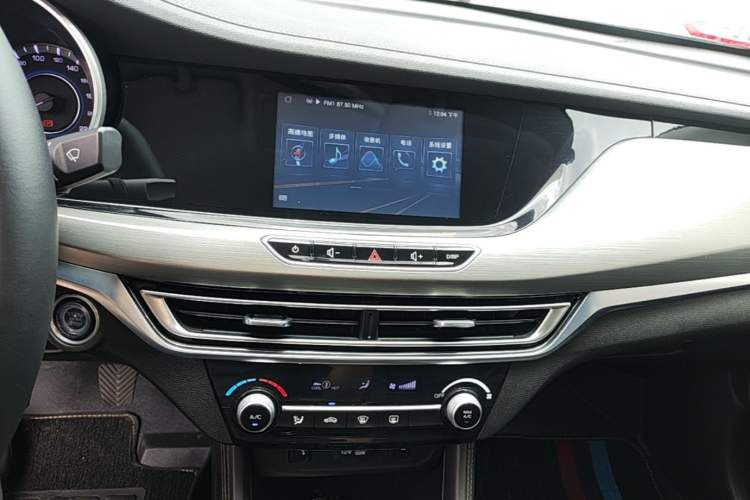 Used CHANGAN Eado 2019 1.6L GDI Manual Value Edition China VI Standard Audio And AC Panel