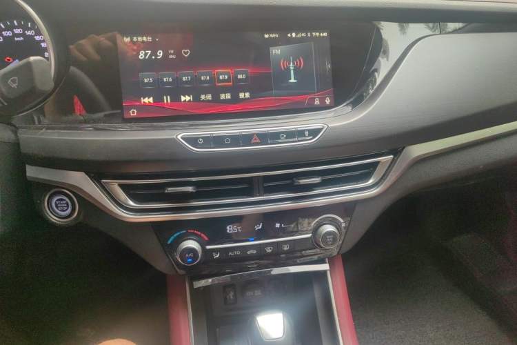 Used CHANGAN Eado 2019 Blue Whale Edition 280T GDI DCT High-Speed Model Audio And AC Panel