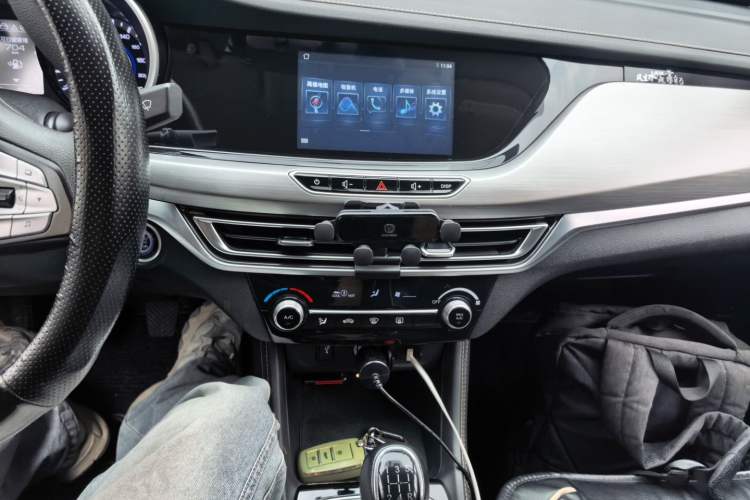 Used CHANGAN Eado 2019 1.6L GDI Manual Value Edition China VI Standard Audio And AC Panel