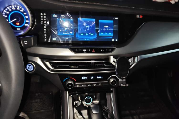 Used CHANGAN Eado 2019 High-Energy Edition 1.6L GDI Automatic Pioneer Model China VI Standard Audio And AC Panel