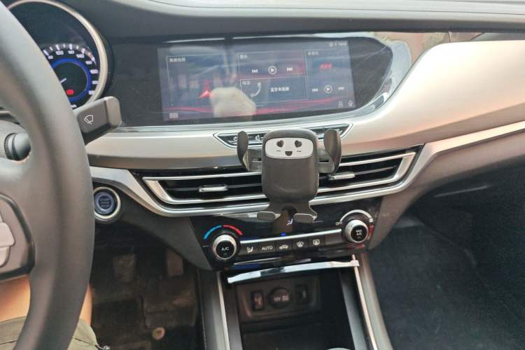 Used CHANGAN Eado 2019 High-Energy Edition 1.6L GDI Manual Pioneer Model China VI Standard Audio And AC Panel