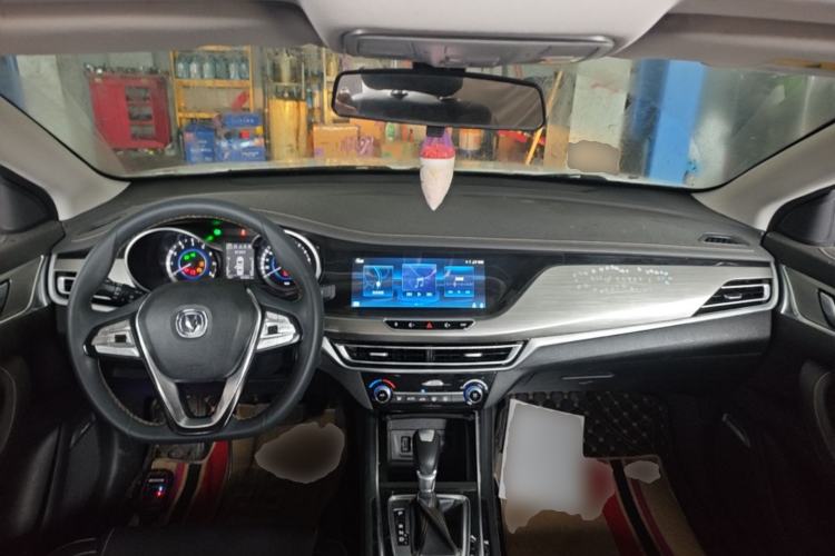 Used CHANGAN Eado 2019 High-Energy Edition 1.6L GDI Automatic Pioneer Model China VI Standard Center Console
