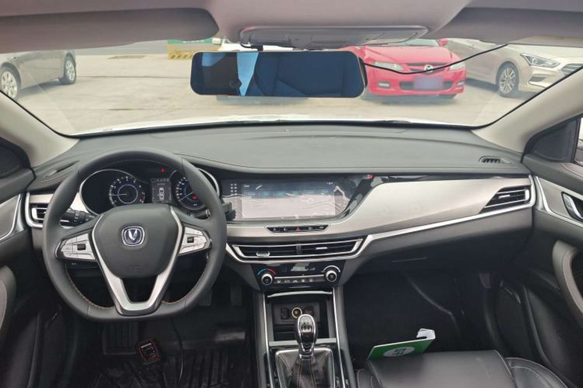 Used CHANGAN Eado 2019 High-Energy Edition 1.6L GDI Manual Pioneer Model China VI Standard Center Console