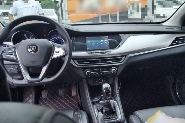 Used CHANGAN Eado 2019 1.6L GDI Manual Value Edition China VI Standard Center Console