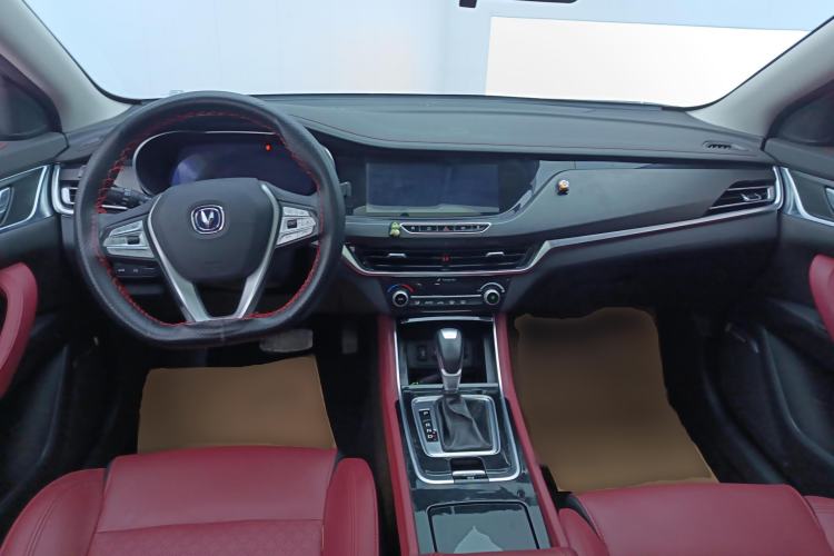 Used CHANGAN Eado 2019 Blue Whale Edition 280T GDI DCT Light-Speed Model Center Console