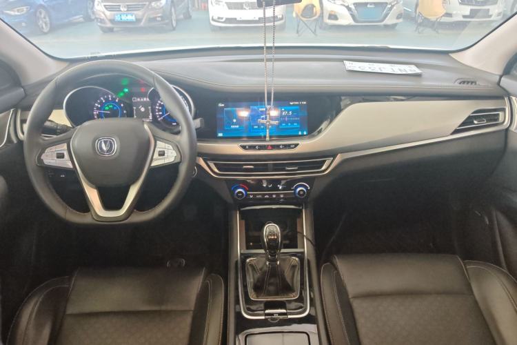 Used CHANGAN Eado 2019 High-Energy Edition 1.6L GDI Manual Pioneer Model China VI Standard Center Console