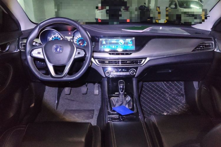Used CHANGAN Eado 2019 High-Energy Edition 1.6L GDI Manual Pioneer Model China VI Standard Center Console
