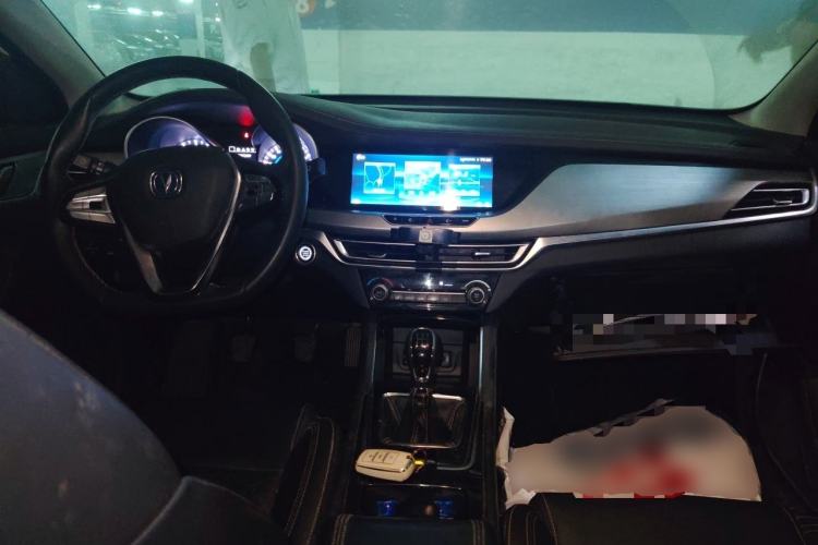 Used CHANGAN Eado 2019 High-Energy Edition 1.6L GDI Manual Pioneer Model China VI Standard Center Console