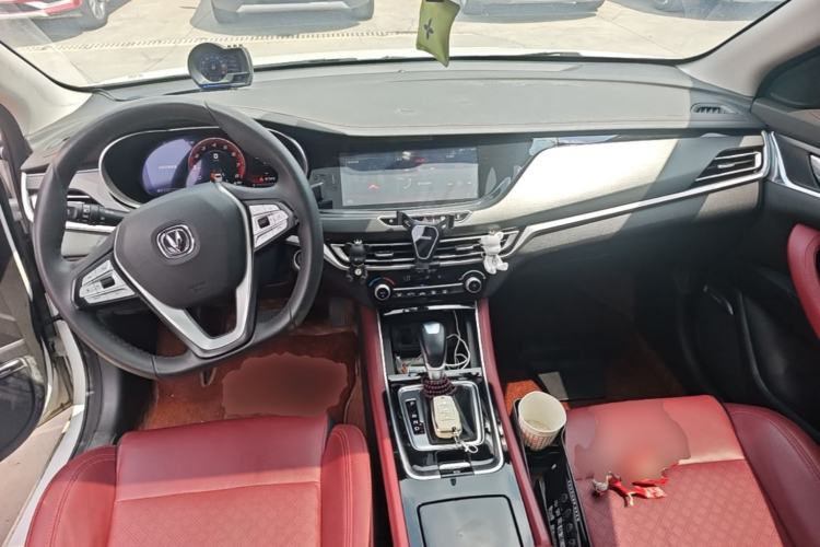 Used CHANGAN Eado 2019 Blue Whale Edition 280T GDI DCT Light-Speed Model Center Console