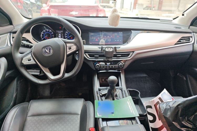 Used CHANGAN Eado 2019 High-Energy Edition 1.6L GDI Manual Pioneer Model China VI Standard Center Console
