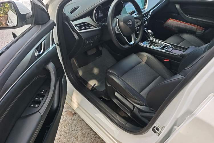 Used CHANGAN Eado 2019 High-Energy Edition 1.6L GDI Automatic Pioneer Model China VI Standard Driver Seat
