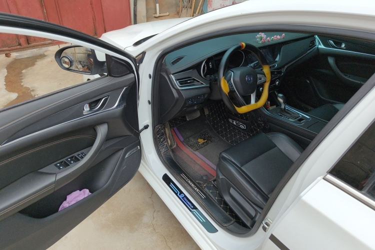 Used CHANGAN Eado 2019 High-Energy Edition 1.6L GDI Automatic Pioneer Model China VI Standard Driver Seat