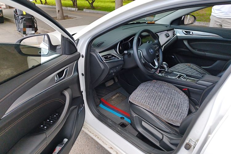 Used CHANGAN Eado 2019 High-Energy Edition 1.6L GDI Automatic Pioneer Model China VI Standard Driver Seat