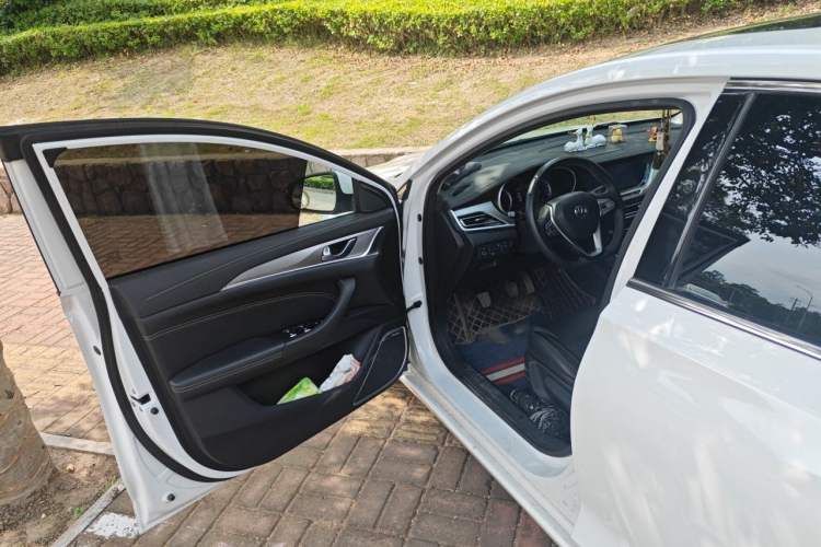 Used CHANGAN Eado 2019 High-Energy Edition 1.6L GDI Manual Pioneer Model China VI Standard Driver Seat