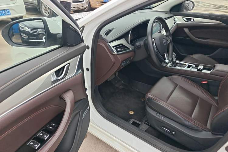 Used CHANGAN Eado 2019 High-Energy Edition 1.6L GDI Automatic Lingfeng Model China VI Standard Driver Seat