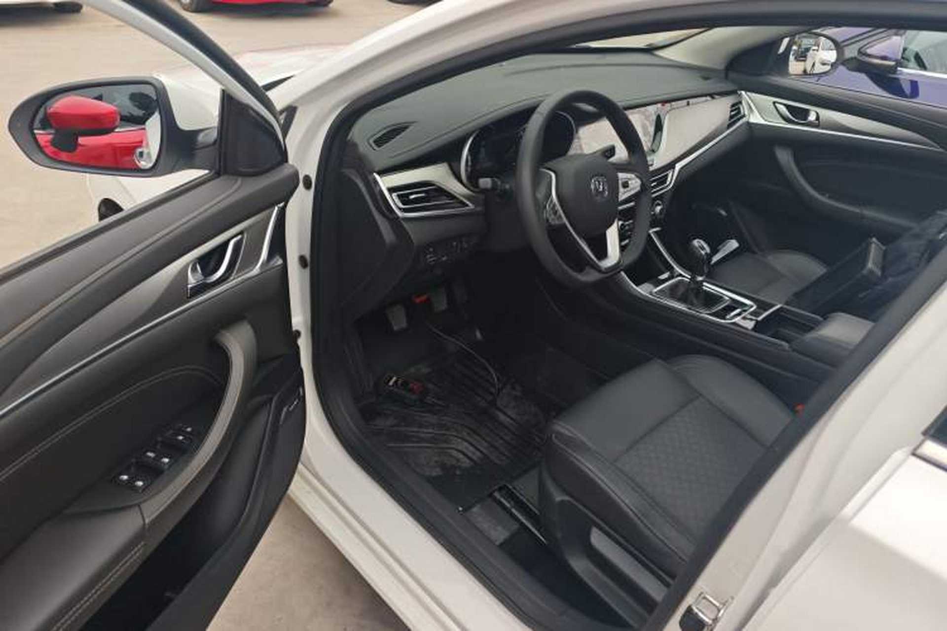 Used CHANGAN Eado 2019 High-Energy Edition 1.6L GDI Manual Pioneer Model China VI Standard Driver Seat