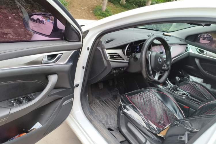 Used CHANGAN Eado 2019 High-Energy Edition 1.6L GDI Manual Pioneer Model China VI Standard Driver Seat