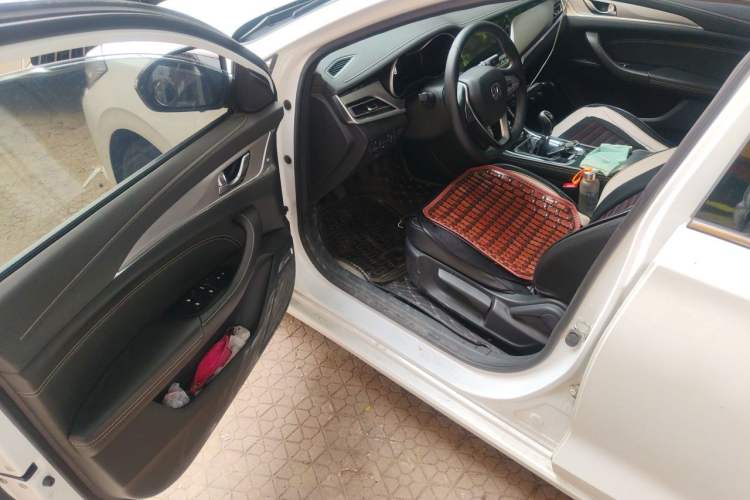 Used CHANGAN Eado 2019 High-Energy Edition 1.6L GDI Manual Pioneer Model China VI Standard Driver Seat