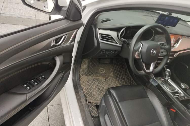 Used CHANGAN Eado 2019 High-Energy Edition 1.6L GDI Automatic Pioneer Model China VI Standard Driver Seat
