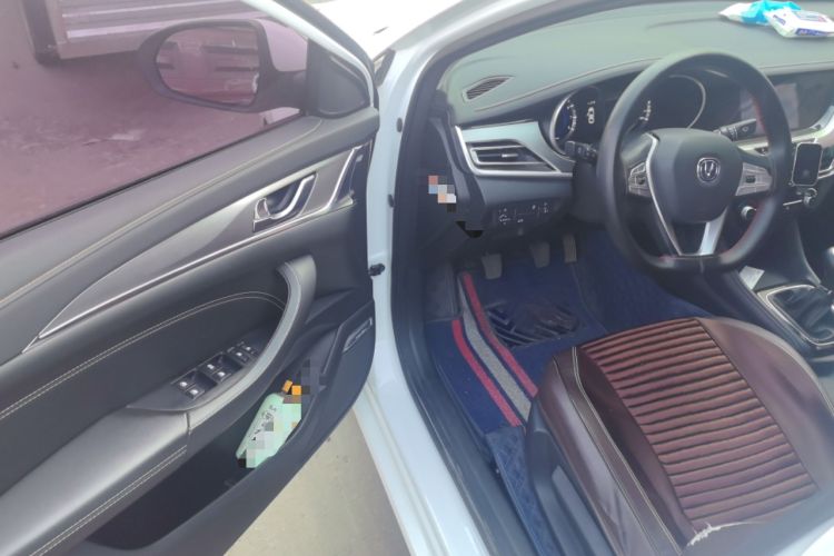 Used CHANGAN Eado 2019 1.6L GDI Manual Value Edition China VI Standard Driver Seat