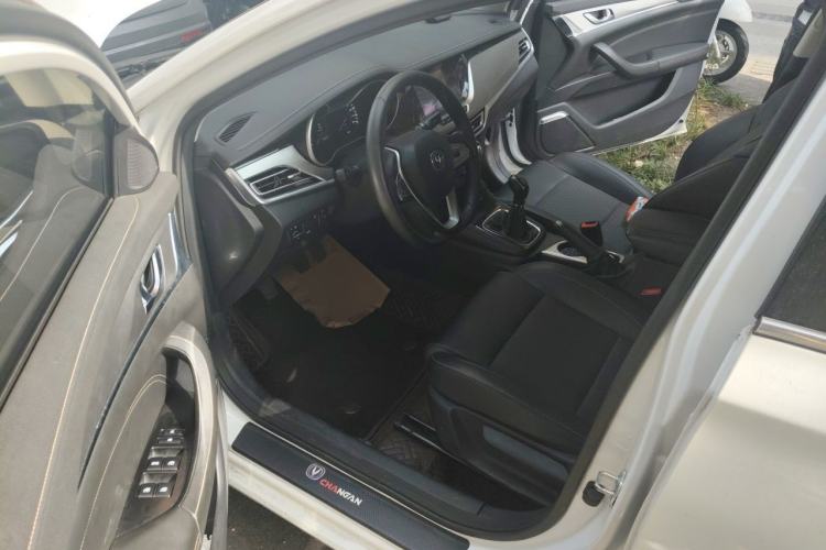 Used CHANGAN Eado 2019 1.6L GDI Manual Value Edition China VI Standard Driver Seat