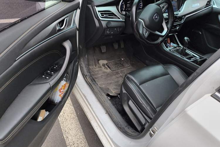 Used CHANGAN Eado 2019 High-Energy Edition 1.6L GDI Manual Pioneer Model China VI Standard Driver Seat