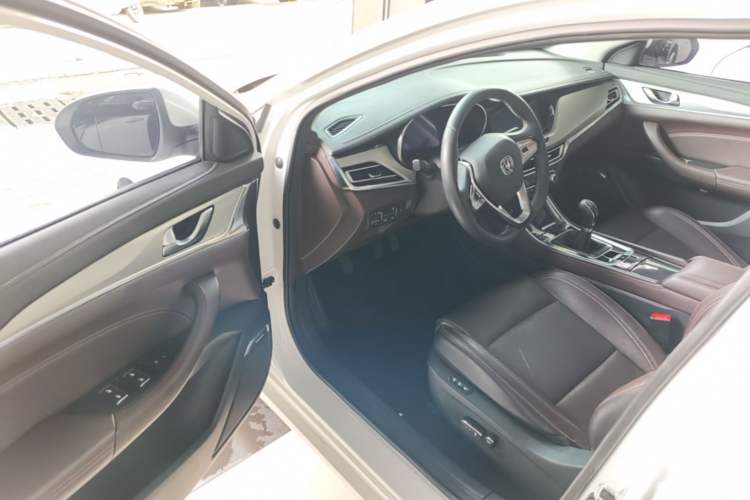 Used CHANGAN Eado 2019 High-Energy Edition 1.6L GDI Manual Lingfeng Model China VI Standard Driver Seat