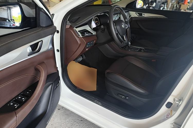 Used CHANGAN Eado 2019 Blue Whale Edition 280T GDI DCT Light-Speed Model Driver Seat