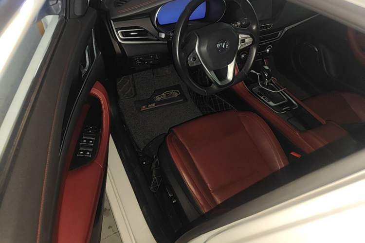 Used CHANGAN Eado 2019 Blue Whale Edition 280T GDI DCT Light-Speed Model Driver Seat