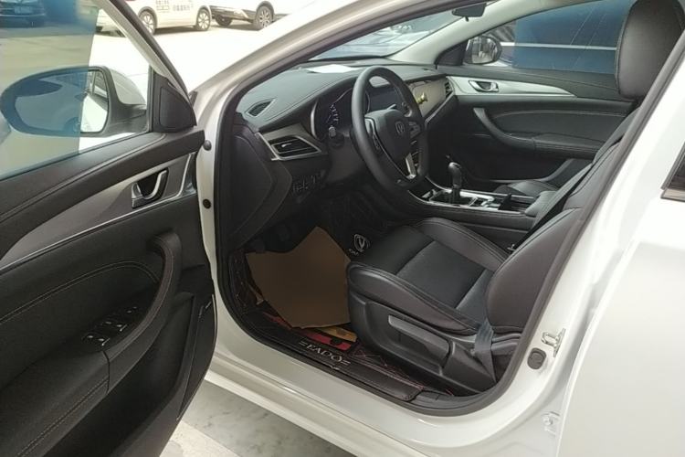 Used CHANGAN Eado 2019 High-Energy Edition 1.6L GDI Manual Pioneer Model China VI Standard Driver Seat