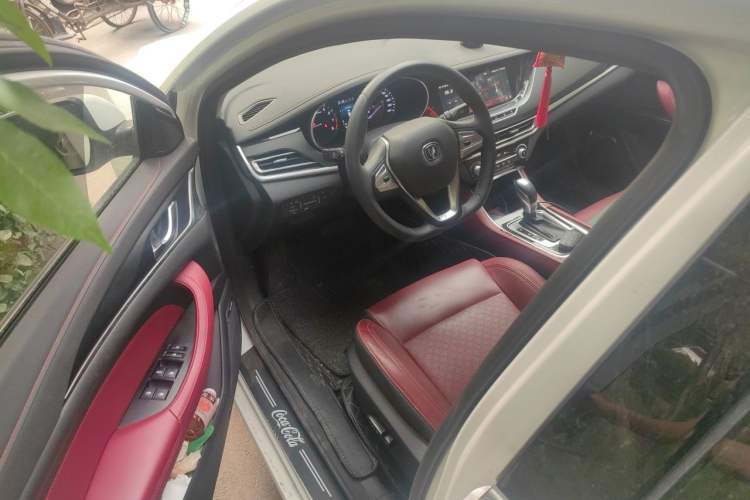 Used CHANGAN Eado 2019 Blue Whale Edition 280T GDI DCT High-Speed Model Driver Seat