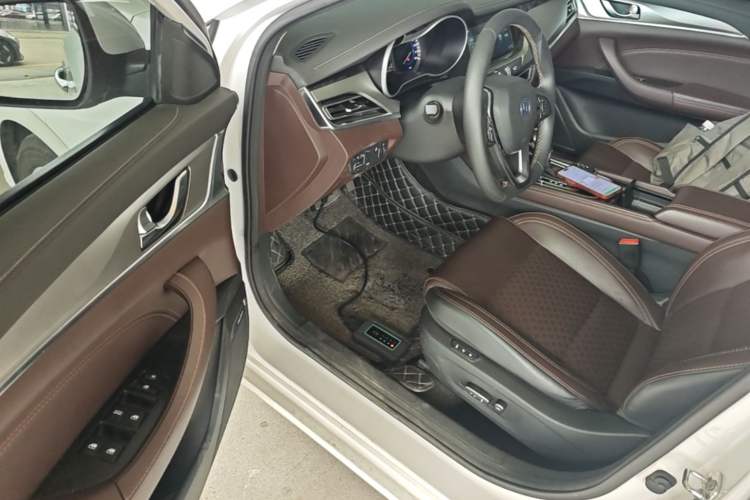 Used CHANGAN Eado 2019 High-Energy Edition 1.6L GDI Automatic Zhenfeng Model China VI Standard Driver Seat