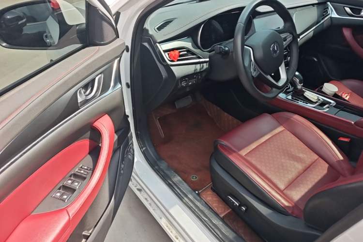 Used CHANGAN Eado 2019 Blue Whale Edition 280T GDI DCT Light-Speed Model Driver Seat