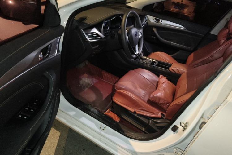 Used CHANGAN Eado 2019 High-Energy Edition 1.6L GDI Automatic Pioneer Model China VI Standard Driver Seat