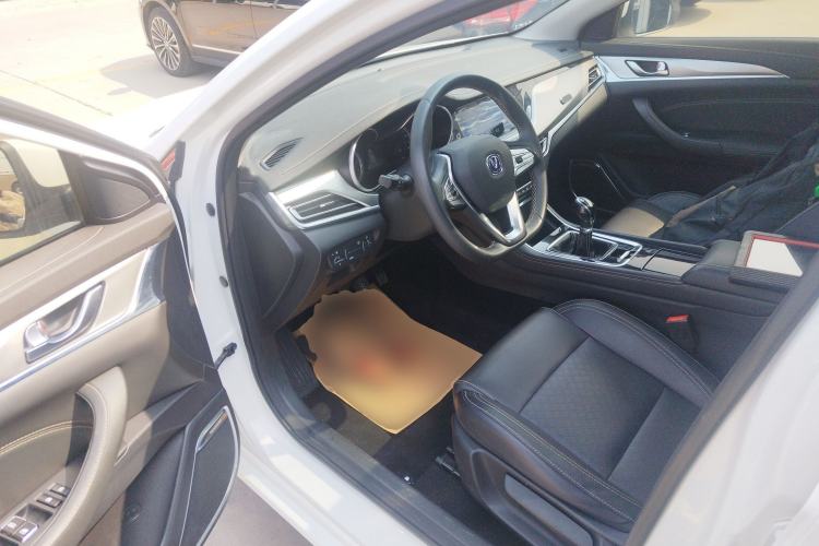 Used CHANGAN Eado 2019 High-Energy Edition 1.6L GDI Manual Pioneer Model China VI Standard Driver Seat