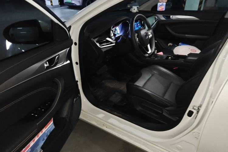 Used CHANGAN Eado 2019 High-Energy Edition 1.6L GDI Automatic Pioneer Model China VI Standard Driver Seat