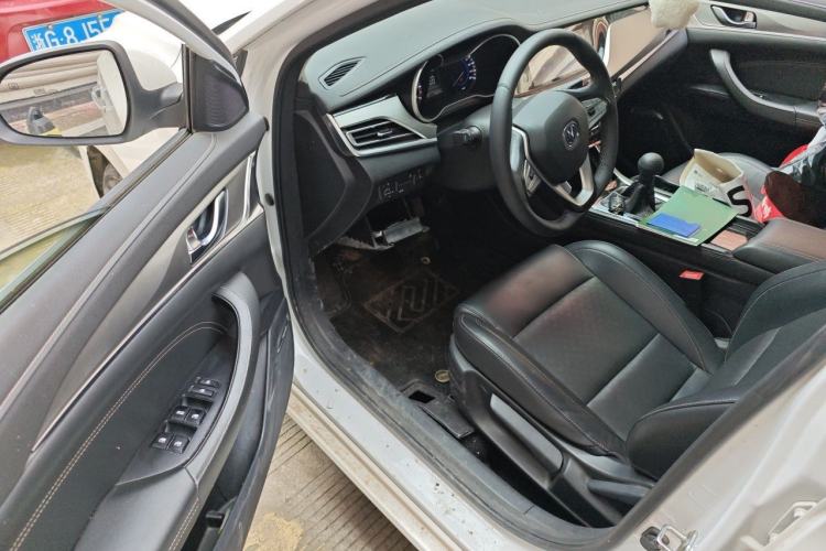 Used CHANGAN Eado 2019 High-Energy Edition 1.6L GDI Manual Pioneer Model China VI Standard Driver Seat